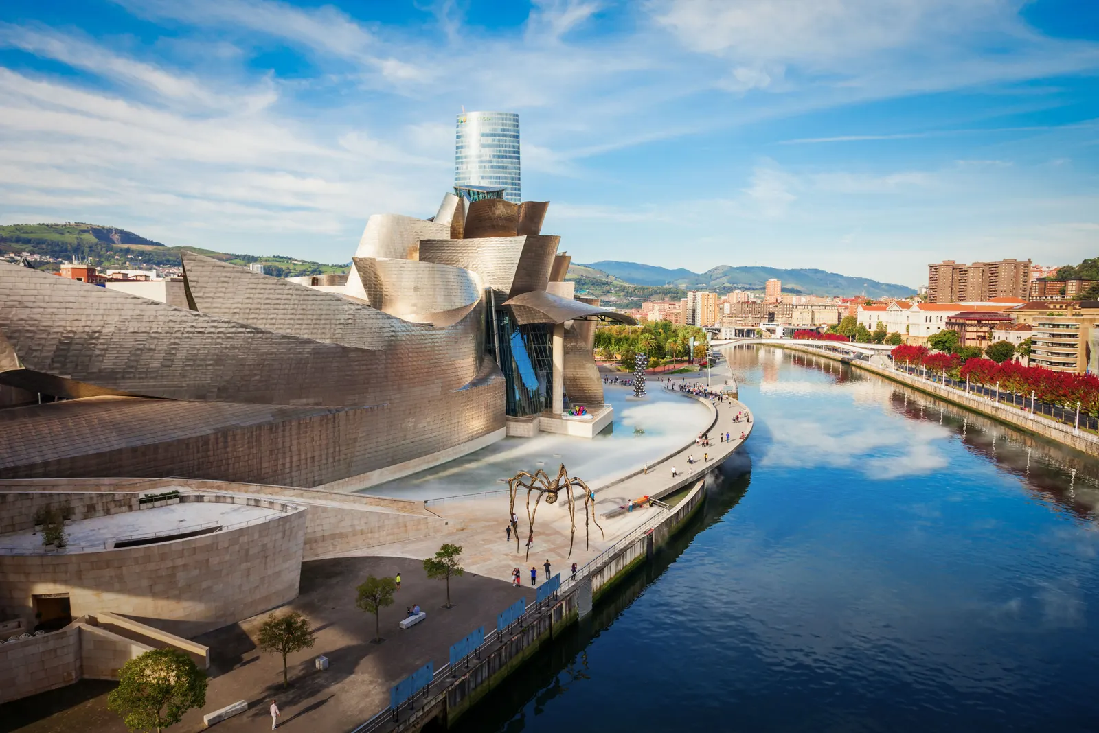 El Museo Guggenheim de Bilbao, ciudad donde Linguoria tiene su sede